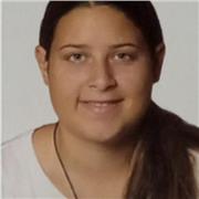 Profesora titulada con un B2 de francés, proveniente de padre francés con experiencia enseñando a alumnos de primaria.